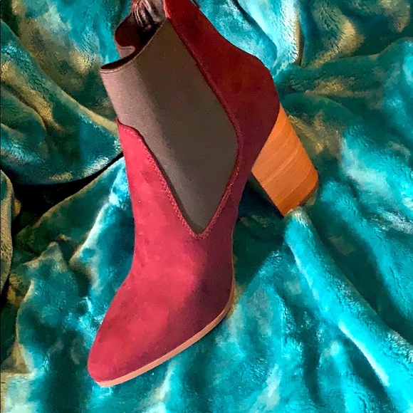 Lane Bryant Crimson and Black Heeled Booties - Picture 5 of 5